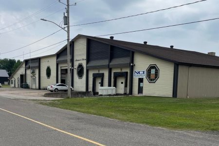 Bâtisse industrielle à Maskinongé